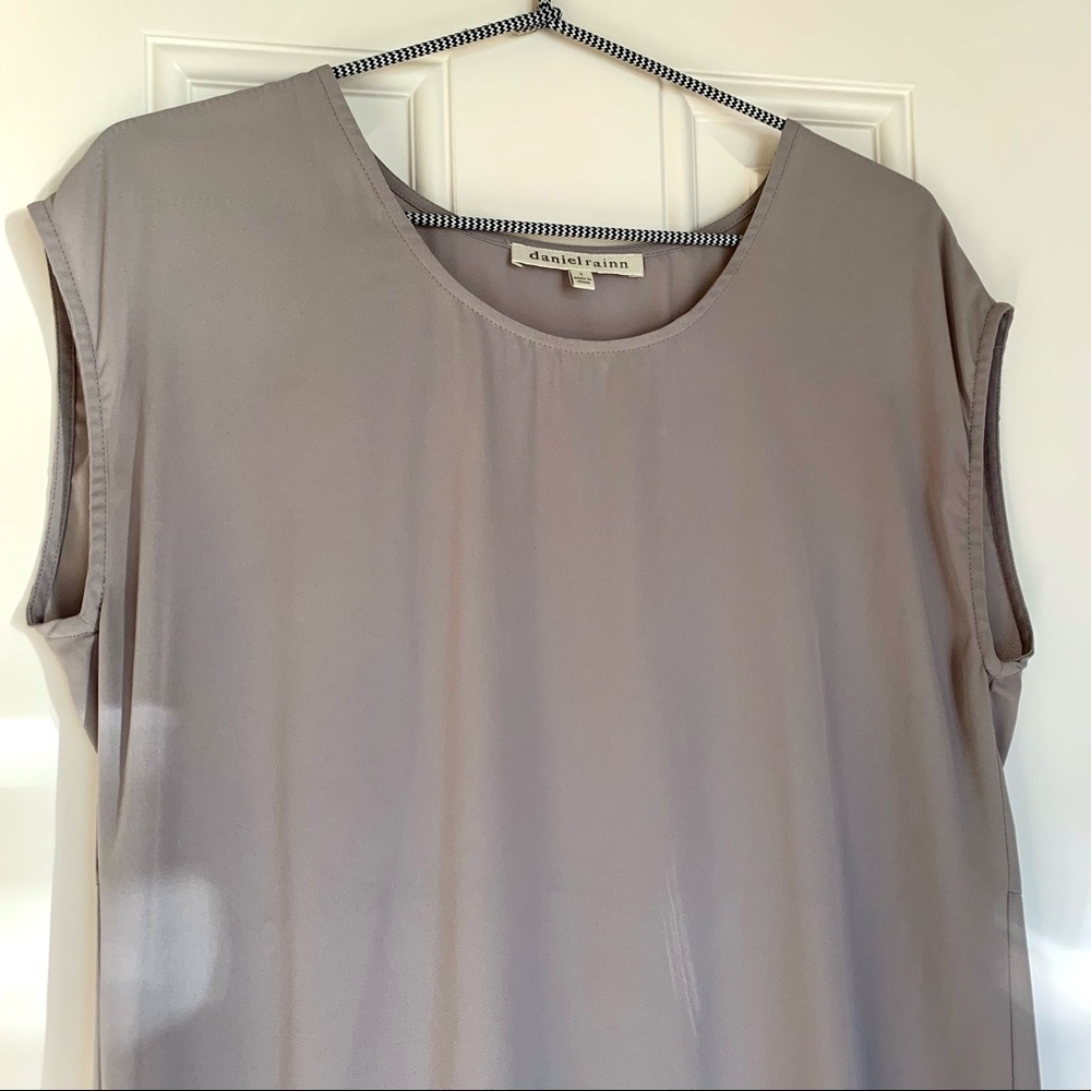 ❌DONATED❌ DANIEL RAINN (NORDSTROM) Slate Gray Sleeveless High-Low Blouse - Picture 3 of 10